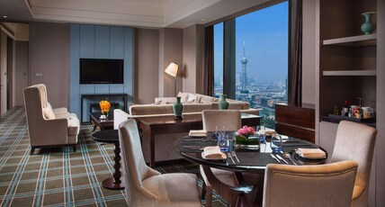 Hilton Changzhou Room Type - KING ONE BED DELUXE SUITE