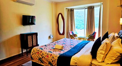 Aloha Luxury Apartments by Blissful Ganges Room Type - Queen suite 2BHK with River View