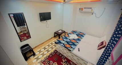 Bebi Palace Varanasi Room Type - Deluxe AC Room