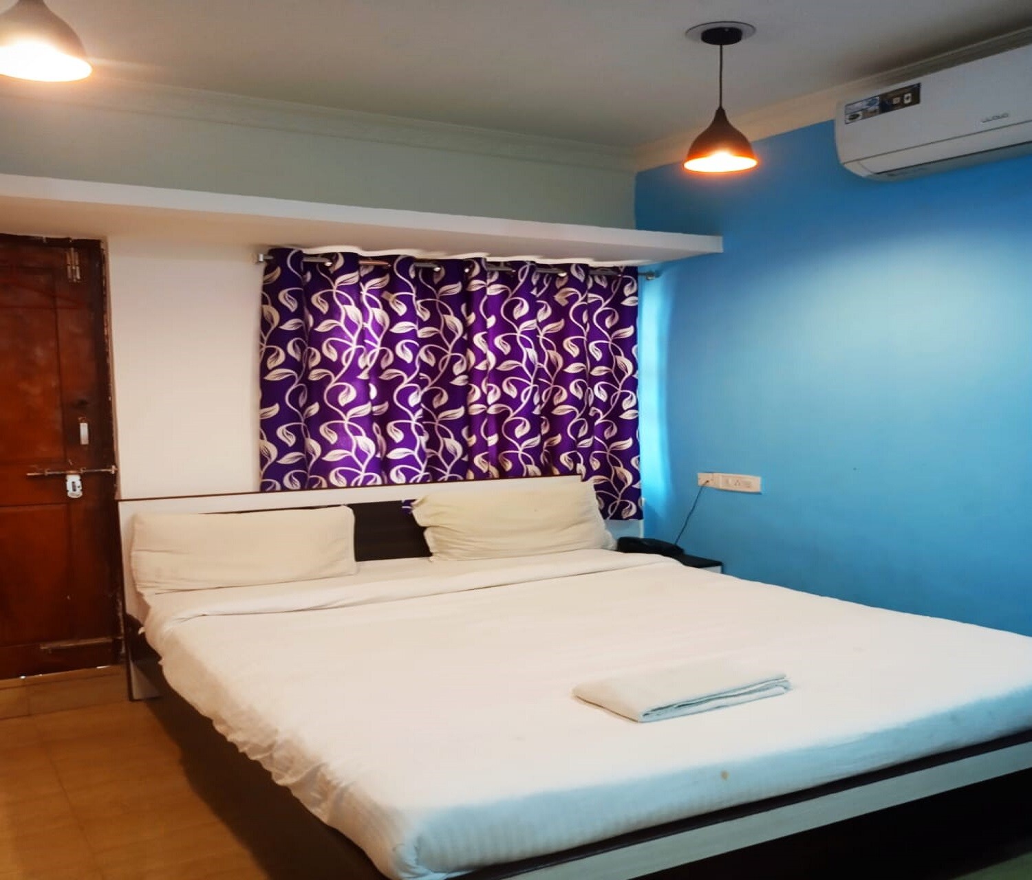 Moonlight Residency - Tap to explore photos