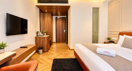 HOTEL YUVANTA Room Type - Deluxe Room with City View