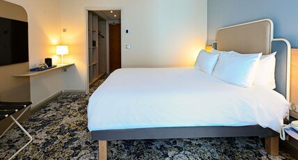 Mercure Blois Centre Room Type - Classic Bedroom 1 double size bed and 1 sofa bed for 1 person Mercure Blois Centre Room Type - Classic Bedroom 1 double size bed and 1 sofa bed for 1 person