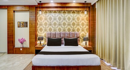 Townhouse Sector 47 Near Medanta Room Type - Deluxe