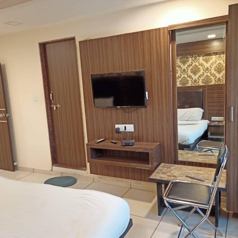 Didi Hotel and Guest House - Tap to explore photos