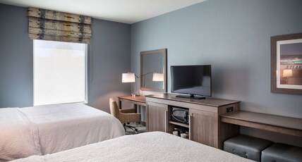 Hampton Inn by Hilton Atlantic City/Absecon Room Type - 2 QNS MICROWV FRIDGE NS