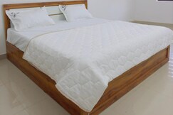 Hotel Cherkala City Centre