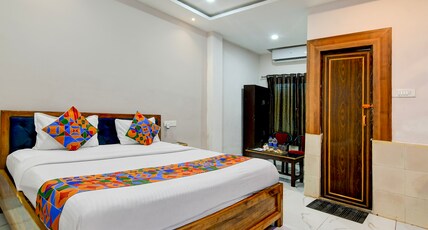 FabHotel Seven Inn Room Type - Premium Room
