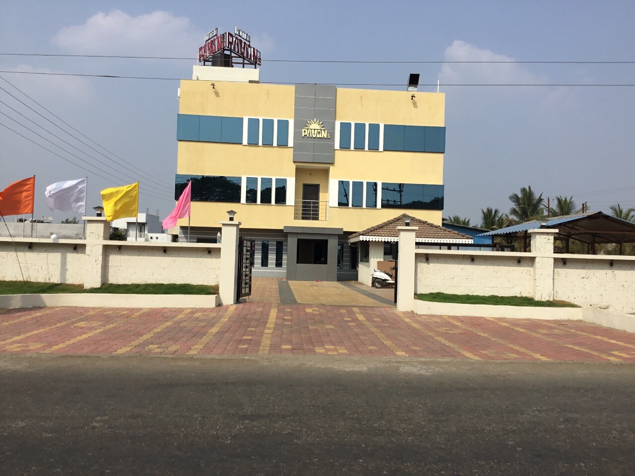 Hotel Pavan's - Tap to explore photos