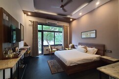 Meeram Ganga, A Heritage Stay by the Ganges