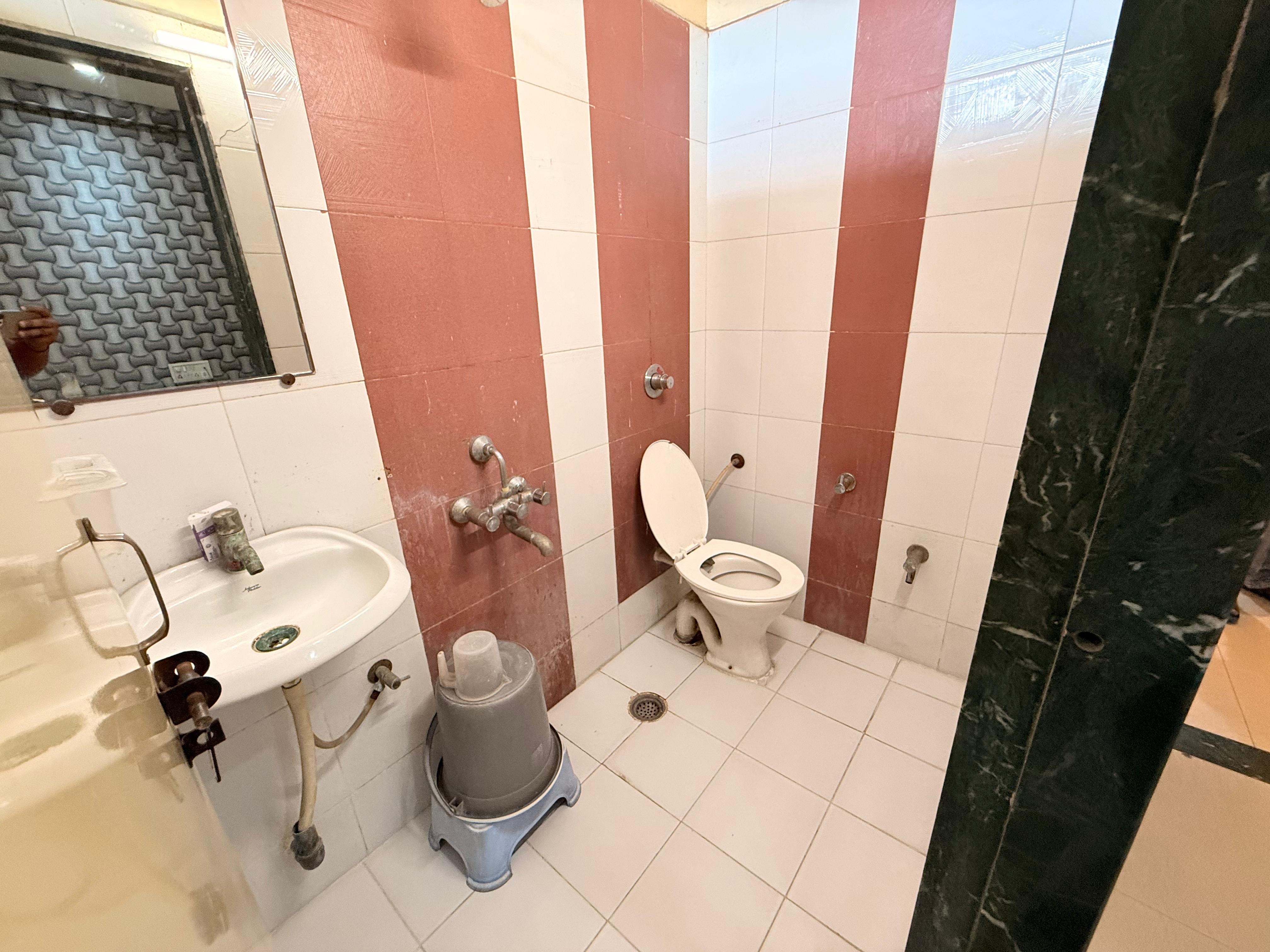 Hotel Adarsh Palace - Tap to explore photos