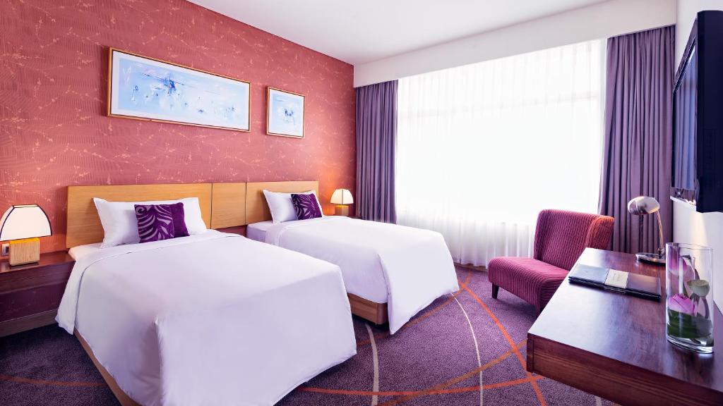 Grand Mercure Danang - Tap to explore photos