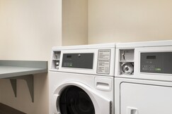 Holiday Inn Express and Suites-Cincinnati South - Wilder