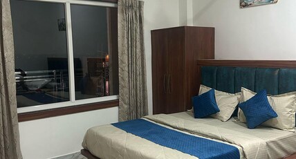 Hotel Yogiraj Inn Room Type - Deluxe King Size Bed Room Near Krishnajanambhoomi