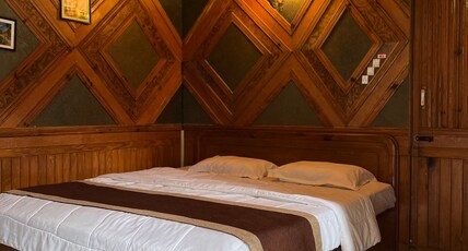 Hotel Arsh International near Kainchi Dham Room Type - Executive Room