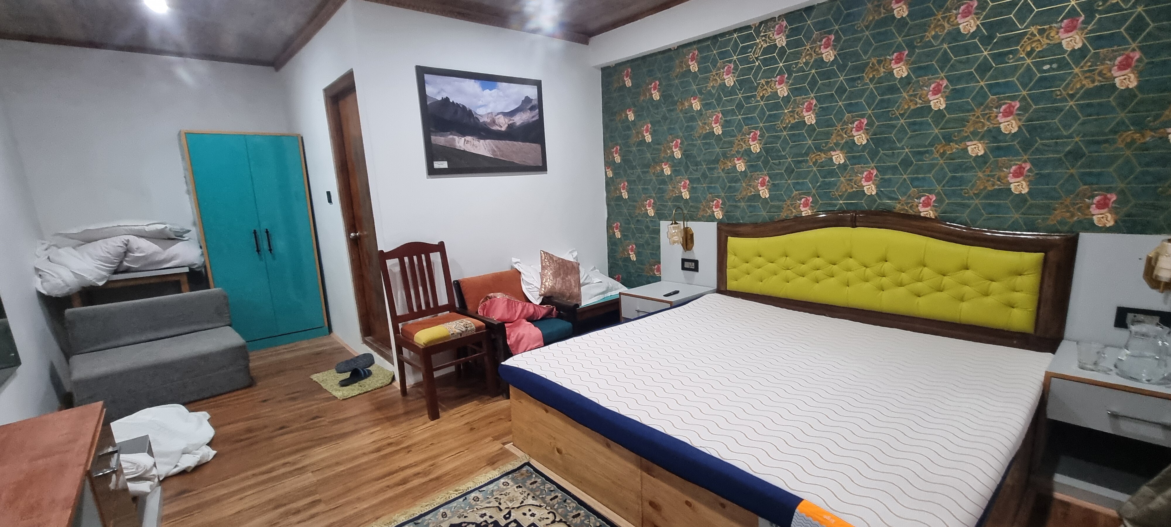 HOTEL FIRDAUS - Tap to explore photos