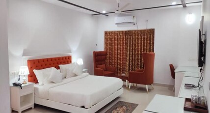 Hotel Hindustan Inn Room Type - Executive Suite AC - With Buffet Breakfast