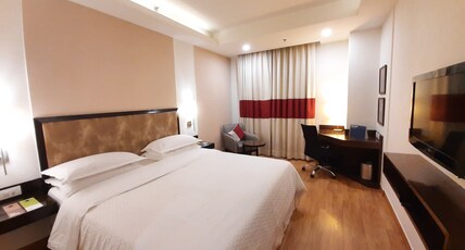 Four Points By Sheraton Vadodara - Marriott International Room Type - Premier Room King Bed