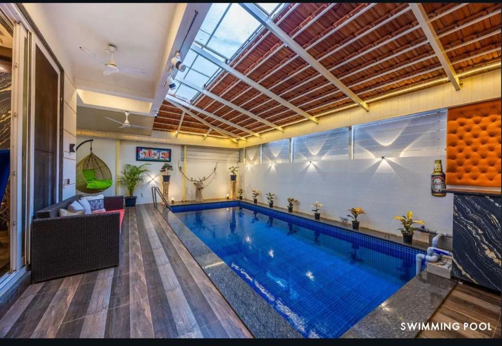 Luxury 6BHK Villa with Private Pool Near Candolim - Tap to explore photos