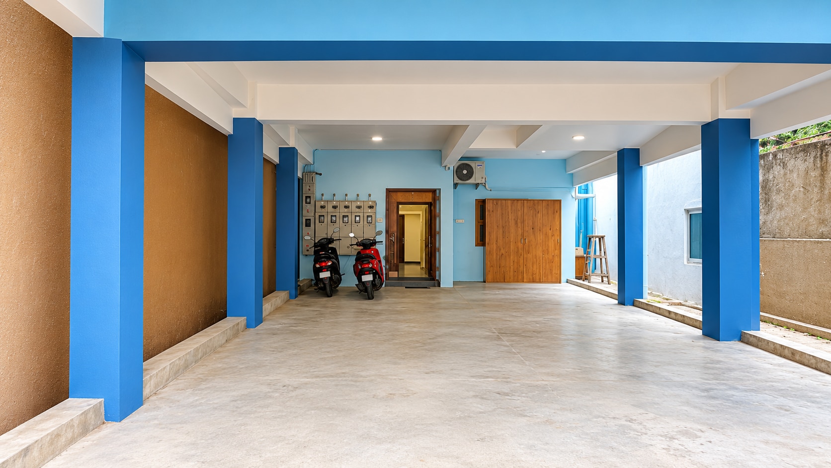 Redfox hotel - Ambattur - Tap to explore photos
