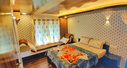 Gonavi houseboat Room Type - Bedroom 1