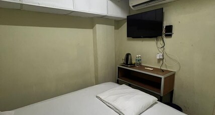 Collection O Near Taiping Mall Formerly Axis Hotel Room Type - Standard Queen Room - No Window