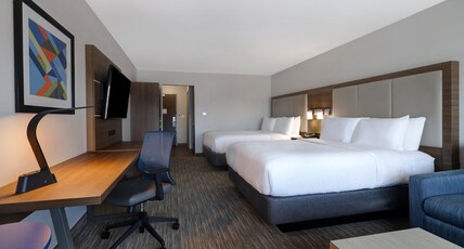Holiday Inn Express & Suites Ann Arbor - University South Room Type - 2 Queen Beds Suite Sofa Bed