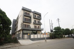 Hotel Amaya Inn@Sector 51 Metro