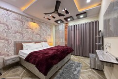 Homlee-Kashi-2BHK-Lift-Parking-3.5km (KV)Temple