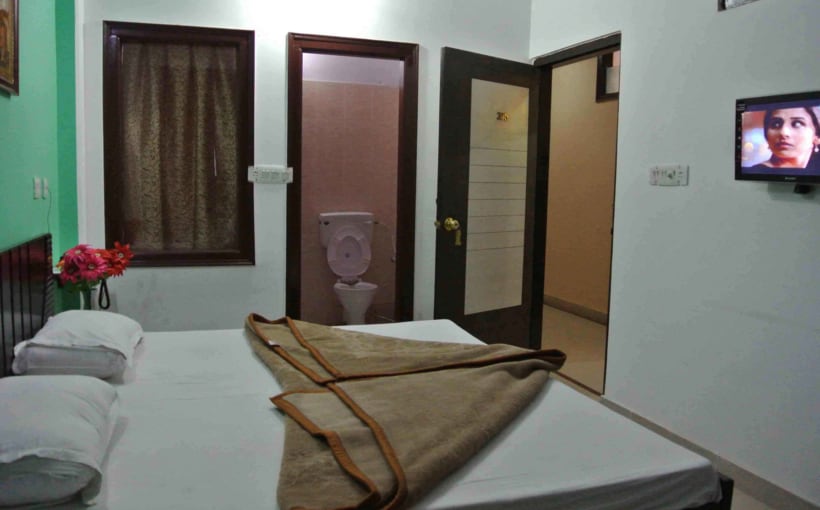 Neelam Inn- 500 Meter From Jaipur Railway Station - Tap to explore photos