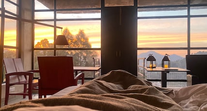 Samarpan Stays Room Type - Couples Lake View Suite with Bathtub