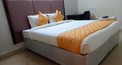 Skymoon Stays, Gachibowli Room Type - Luxury Deluxe Room With King Size Bed Skymoon Stays, Gachibowli Room Type - Luxury Deluxe Room With King Size Bed