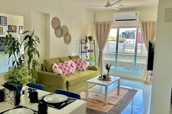 Casa kaleido 2BHK near BKC NMACC Gym access