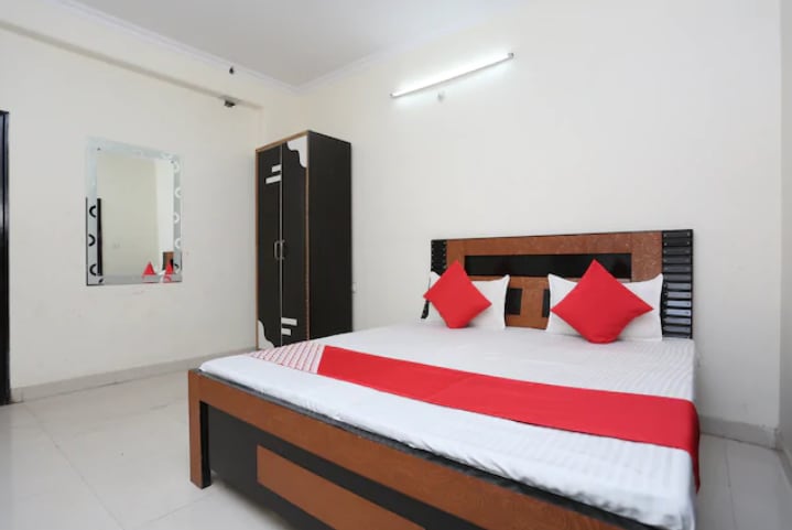 Hotel Gopal - Tap to explore photos