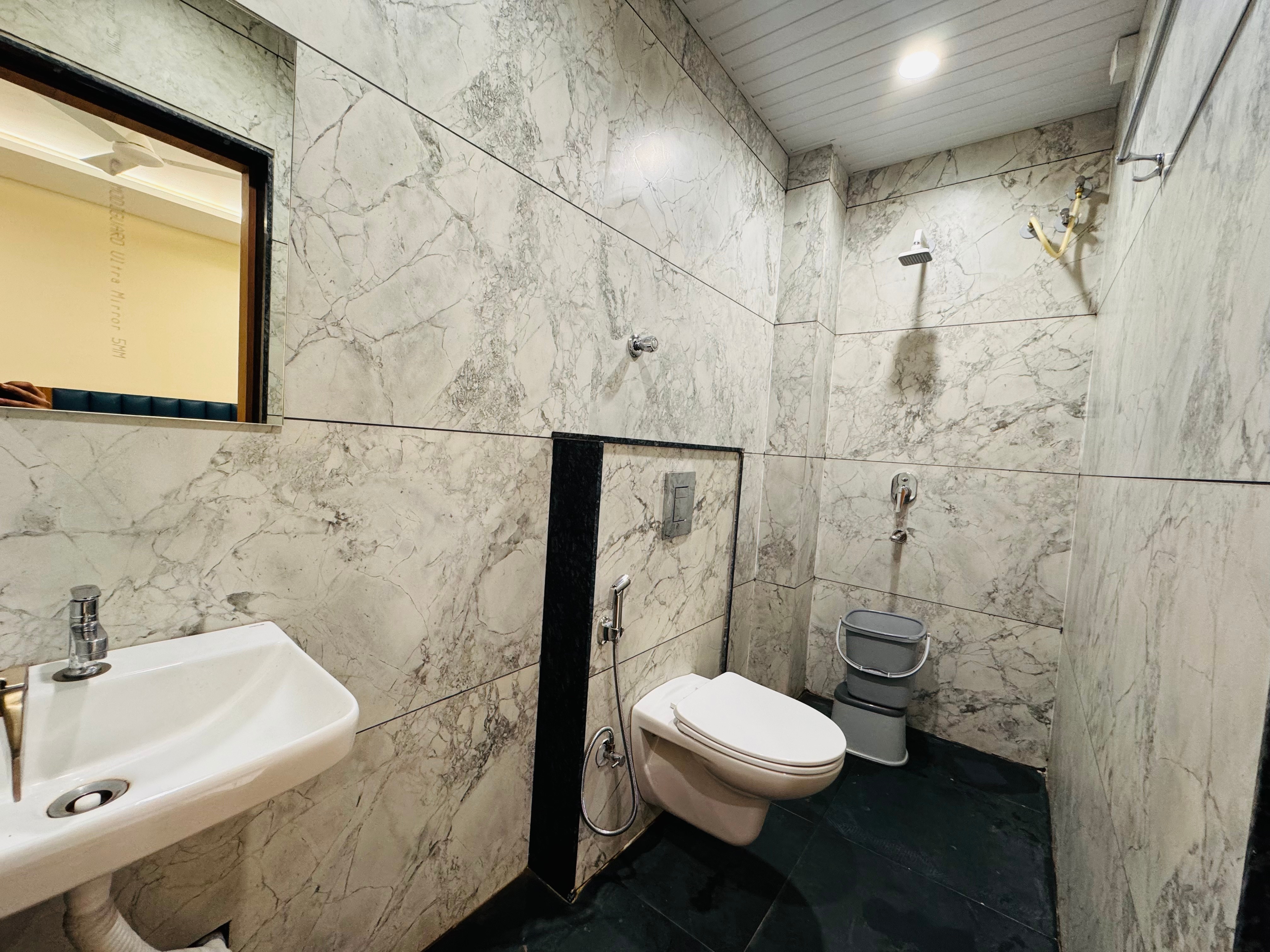 Hotel Shree Krishnam - Tap to explore photos