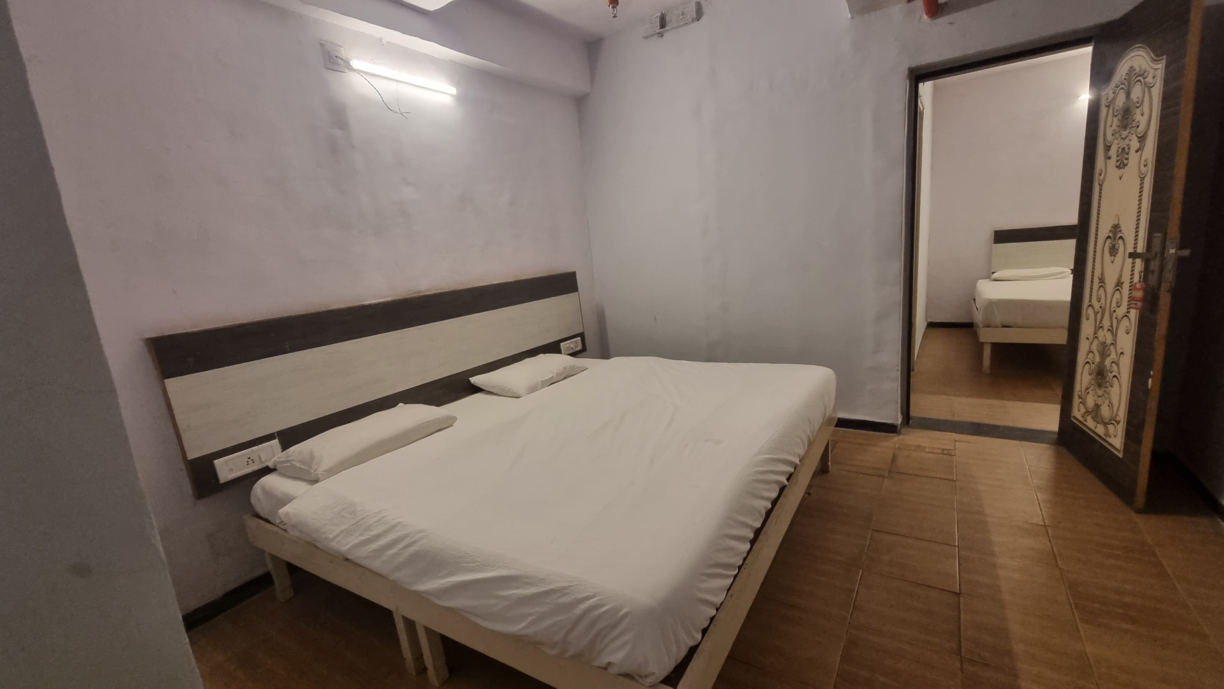 Hotel Jubilee - Tap to explore photos