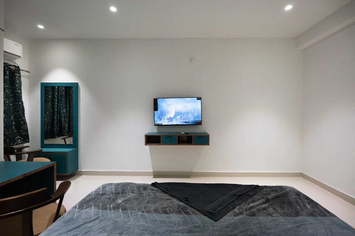 Shared 3BHK Smart TV in All Rooms Hitech City - Tap to explore photos
