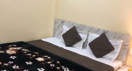 Shri Ladli Krishna Kunj Homestay Near Ram Mandir Ayodhya Room Type - Deluxe AC Room