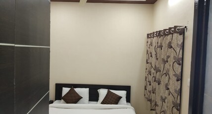 Hotel Saroj Krishna Room Type - NON AC  Room