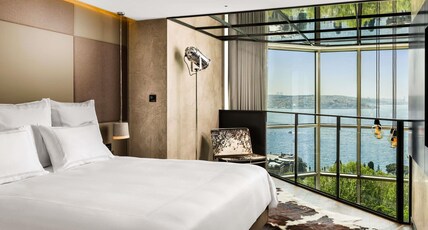 Swissotel the Bosphorus Istanbul Room Type - Signature Loft Corner Bosphorus Swissotel the Bosphorus Istanbul Room Type - Signature Loft Corner Bosphorus