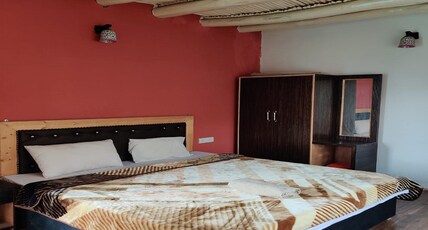 MORNING SKY Guest House Room Type - Double Room with Balcony and Common Washroom
