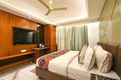 Hotel Dev Palace Patel Nagar