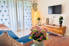 Thalora | Luxe Big 1BHK| 5 mins to Baga Anjuna| Pool Balcony