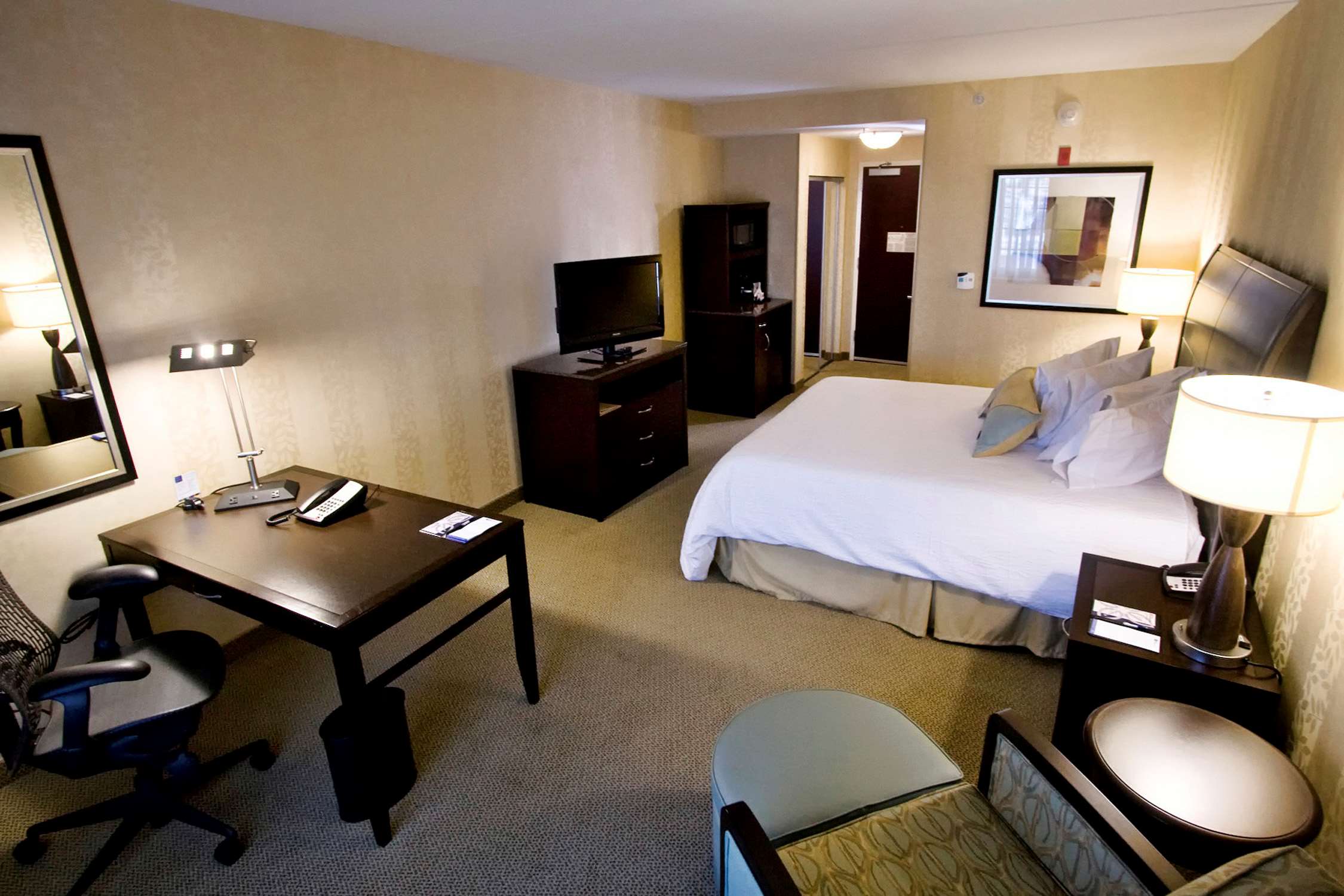 Hilton Garden Inn Aberdeen - Tap to explore photos