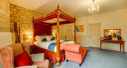 OYO Bailbrook Lodge, Bath Room Type - Superior Quad Suite