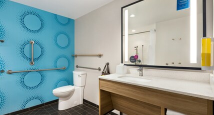Tru by Hilton Ringgold, GA Room Type - 2 QUEEN ACCESS ROLLIN SHWR