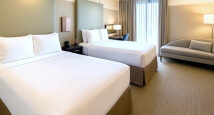 Crowne Plaza Chicago West Loop Room Type - 2 Double Beds Standard High Floor