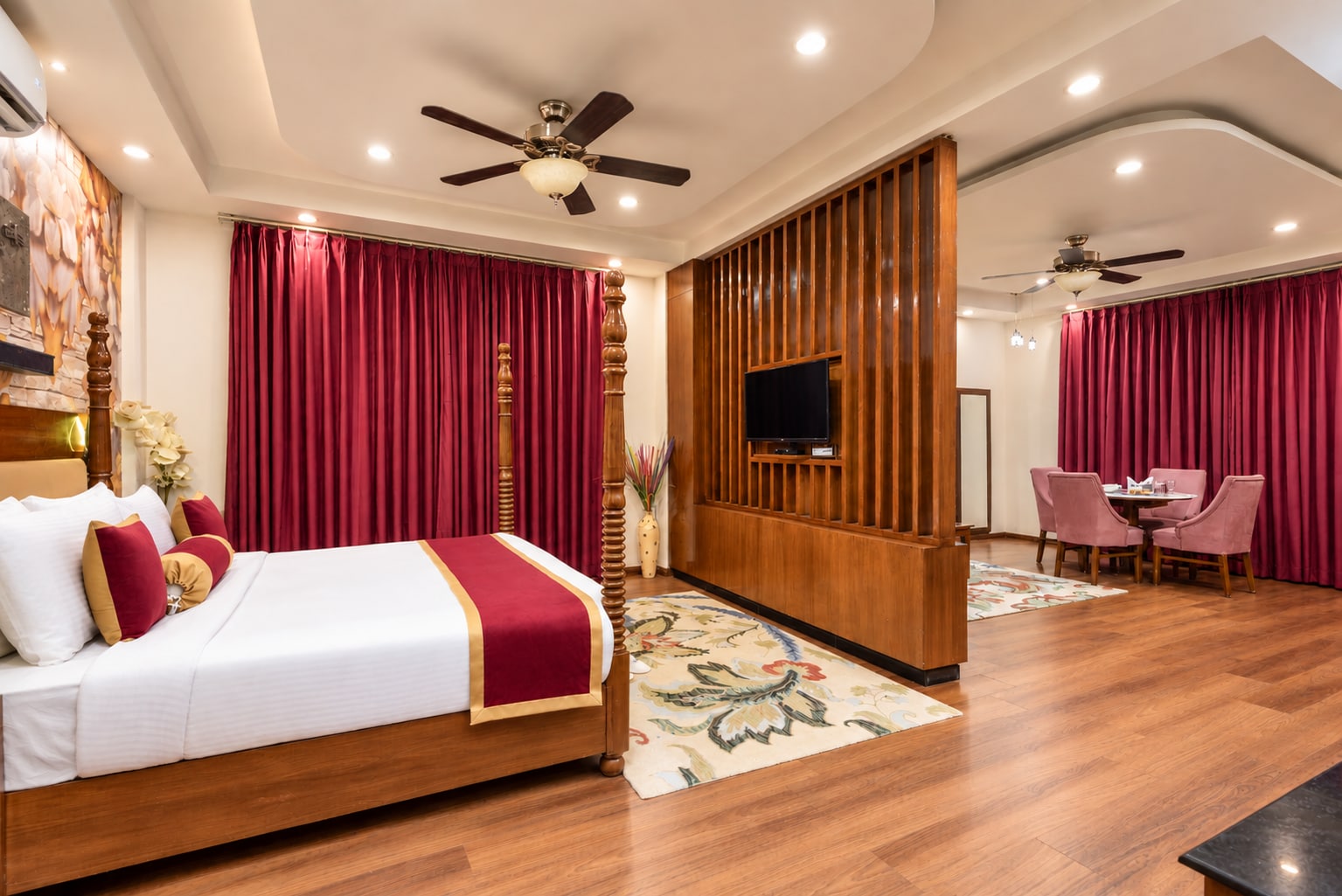 DLS Hotels on The Ganges - Tap to explore photos