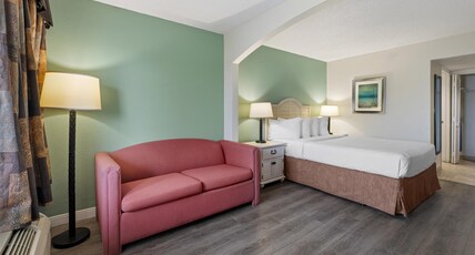 Best Western Gateway to the Keys Room Type - 1 Queen Bed, Non-Smoking, Microwave And Refrigerator, Sofa, Wi-Fi, Full Breakfast