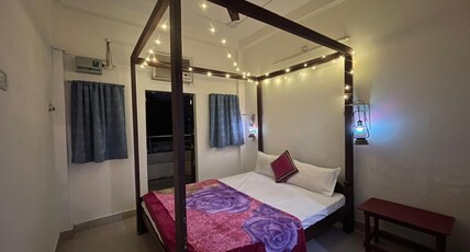 Mad Squad Hostel | Dorms & Rooms Room Type - Private Room with Balcony
