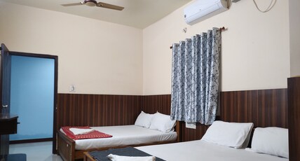 M S Residency Palani Room Type - Deluxe four bed room AC
